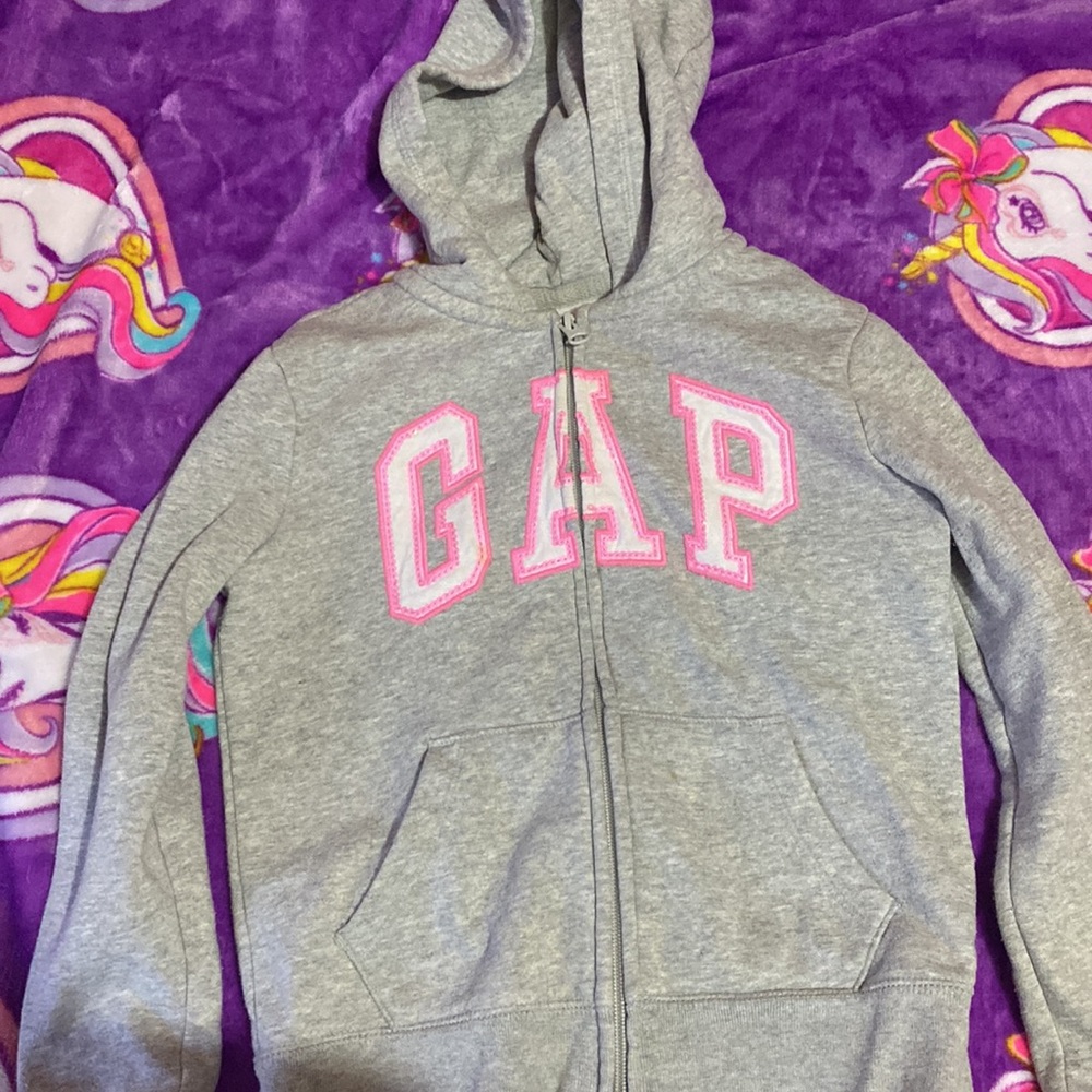 Gap Jacket sleeves cuff are a little dirt. Could probably soak and get it clean - Picture 3 of 5
